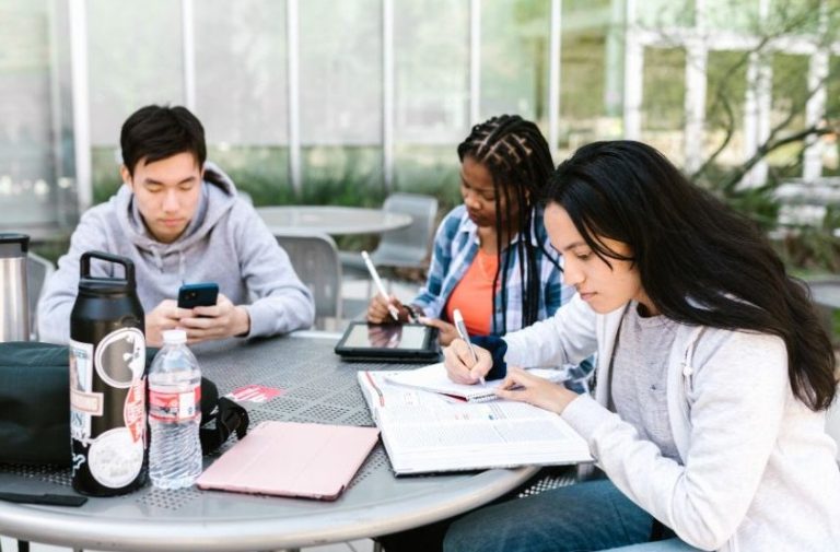 Student Visa Extension In Australia 2025 Key Updates Guidelines student-visa-extension-in-australia-2025-key-updates-guidelines